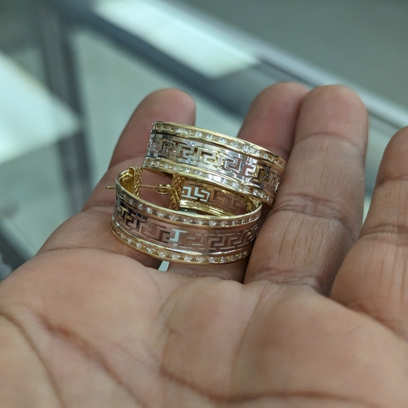 10kt Real Gold Hoop Earring
